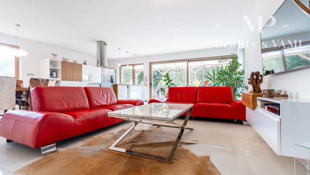 REZERVOVANÝ rodinný dom s bazénom - Košice, Myslava