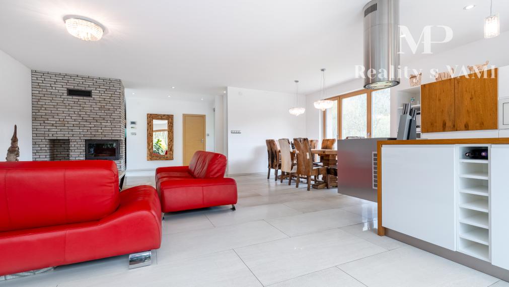 REZERVOVANÝ rodinný dom s bazénom - Košice, Myslava