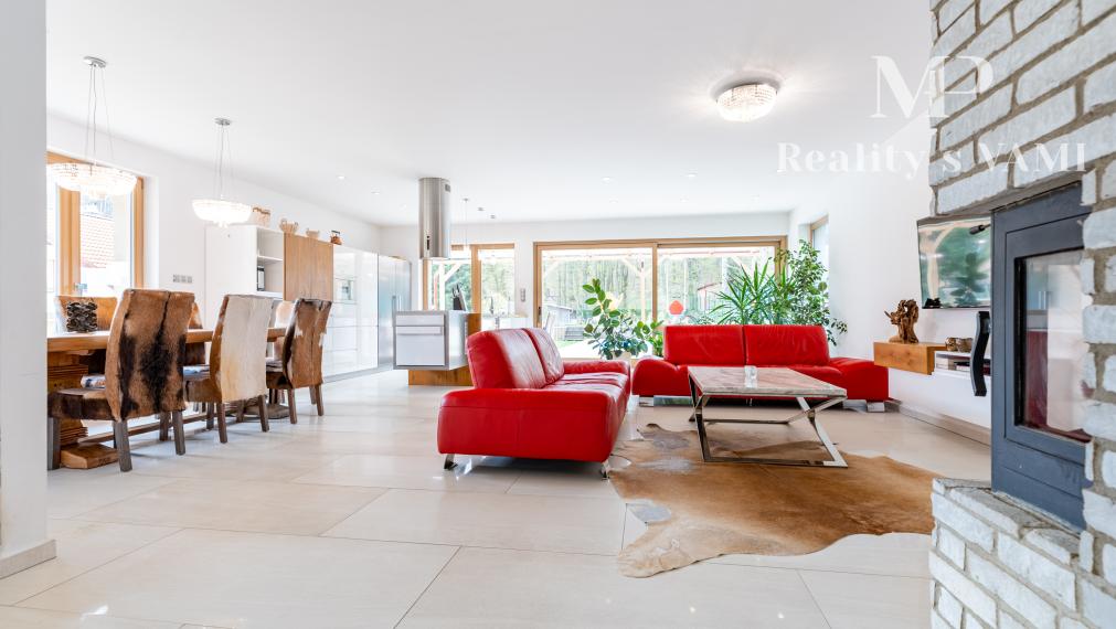 REZERVOVANÝ rodinný dom s bazénom - Košice, Myslava