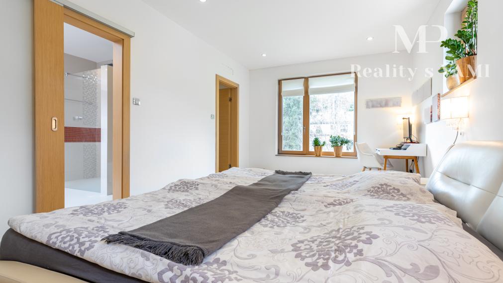 REZERVOVANÝ rodinný dom s bazénom - Košice, Myslava