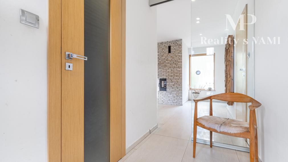 REZERVOVANÝ rodinný dom s bazénom - Košice, Myslava