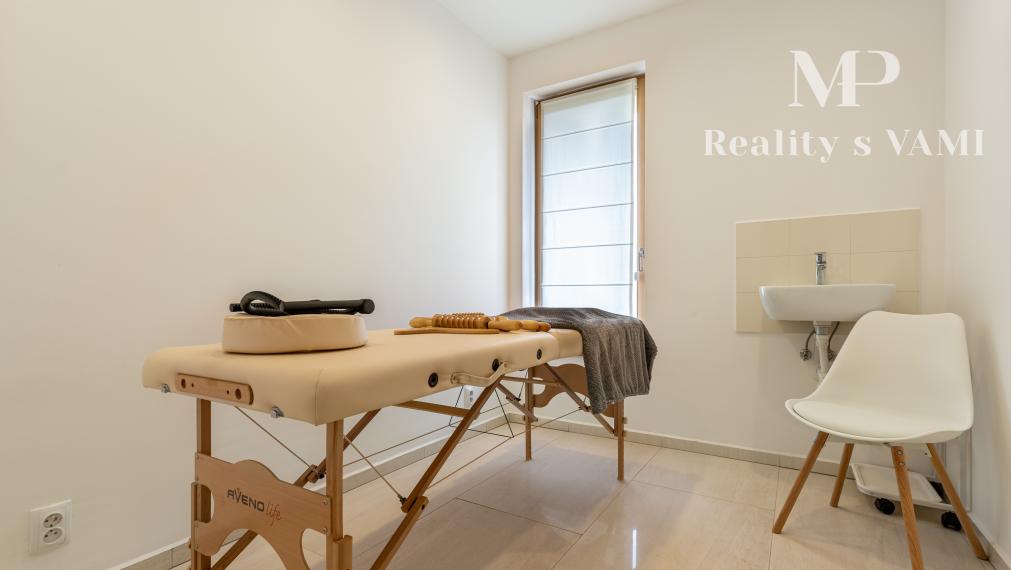 REZERVOVANÝ rodinný dom s bazénom - Košice, Myslava