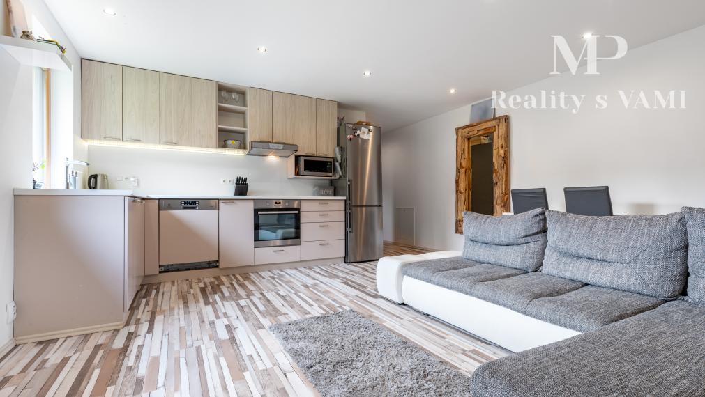 REZERVOVANÝ rodinný dom s bazénom - Košice, Myslava