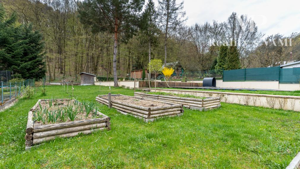 REZERVOVANÝ rodinný dom s bazénom - Košice, Myslava