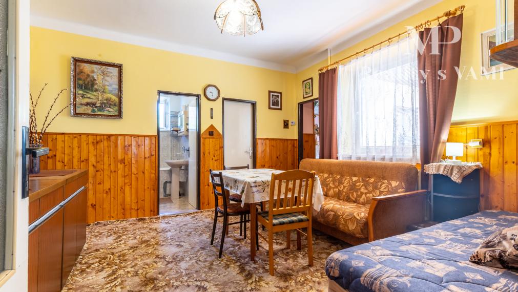 REZERVOVANÝ rodinný dom - pozemok 907 m2 - Košice, V. Opátske