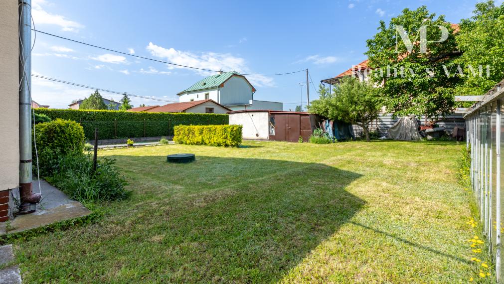 REZERVOVANÝ rodinný dom - pozemok 907 m2 - Košice, V. Opátske