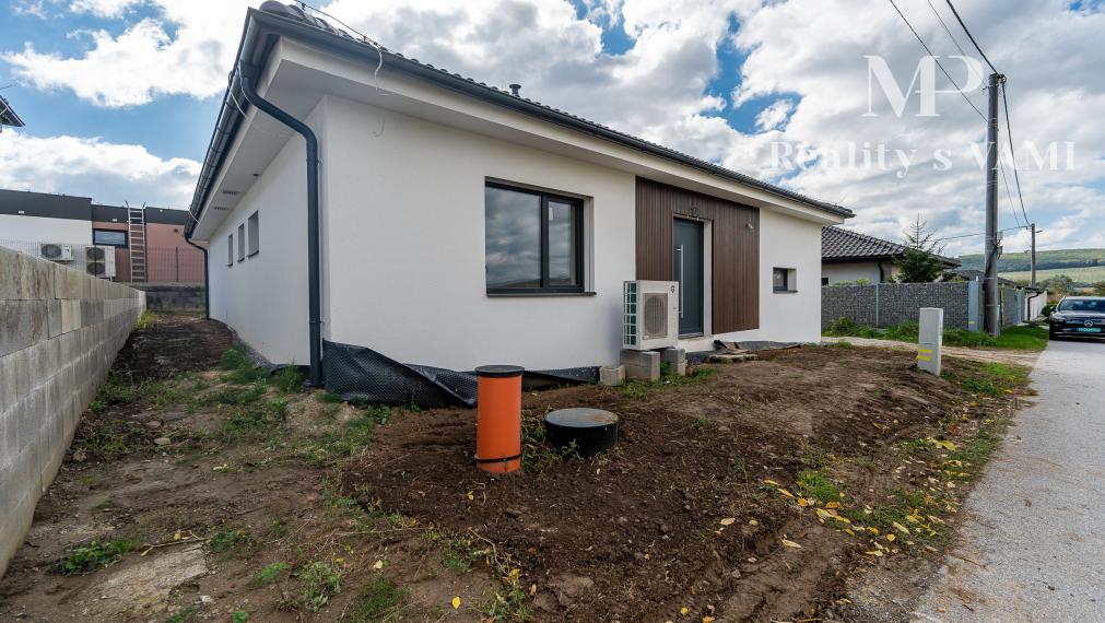 REZERVOVANÝ 5 izbový rodinný dom - Rozhanovce, Košice okolie