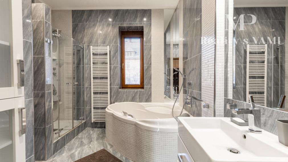 Na prenájom 5 izbový byt - Košice, Slovenského ulica