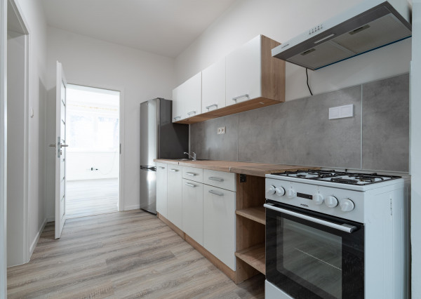 REZERVOVANÝ  prenájom 3 izbový byt - Bratislava, Vrakuňa