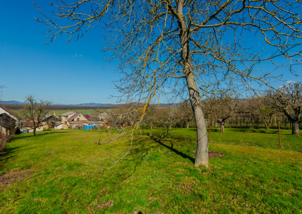 Rezervovaný stavebný pozemok 744m2 - Poproč, Košice okolie