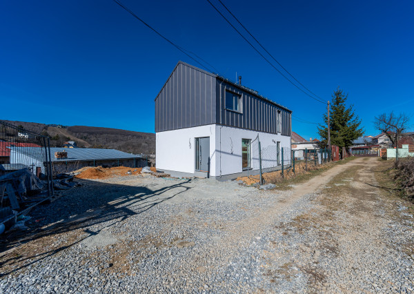 Na predaj 4 izbový rodinný dom - Košice, Kavečany